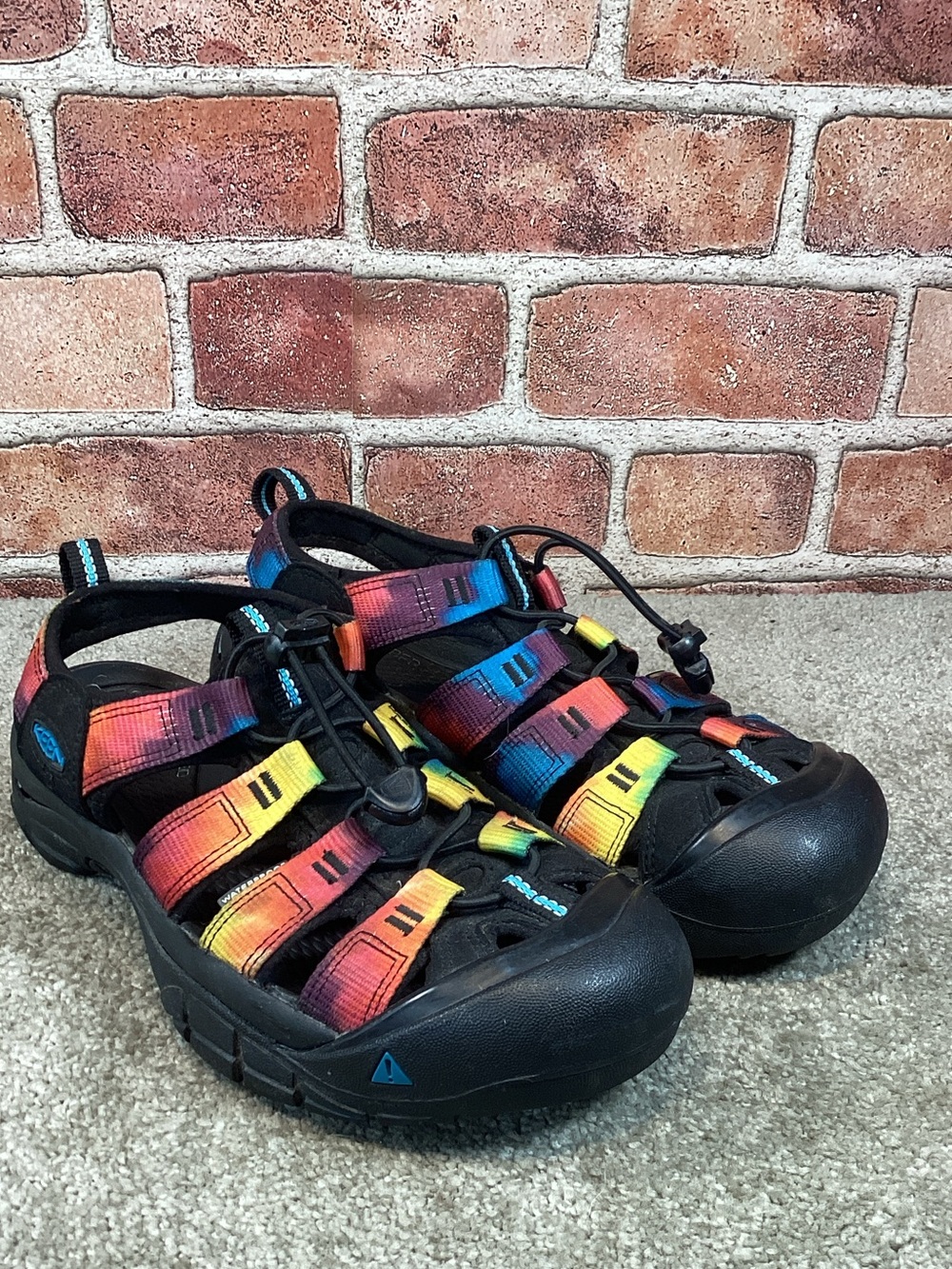 Keen Newport Retro womens Outdoor sport sandals size 9